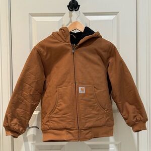 ￼￼Boys Carhartt Jacket 10/12 medium never worn very thick and heavy